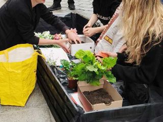 Protesta degli ambientalisti davanti a Palazzo Lascaris Protesta degli ambientalisti davanti a Palazzo Lascaris