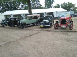 Auto storiche in mostra a Piazza d'Armi Auto storiche in mostra a Piazza d'Armi