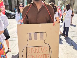 Lo sciopero con presidio davanti al Comune (foto Filcams Torino) Lo sciopero con presidio davanti al Comune (foto Filcams Torino)