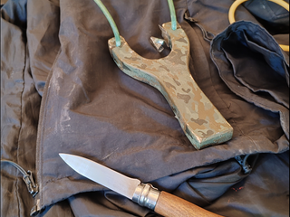 Il materiale sequestrato dalla polizia Il materiale sequestrato dalla polizia
