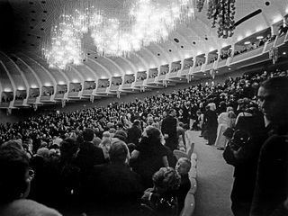 La sala del Teatro Regio la sera del 10 aprile 1973 (foto Pier Giorgio Naretto). Torino, Archivio Storico Teatro Regio
