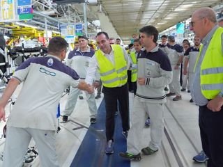 Prima visita a Mirafiori per il nuovo ad di Stellantis, Antonio Filosa