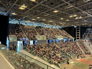 Inalpi arena gremita per la tre giorni dei Testimoni di Geova Inalpi arena gremita per la tre giorni dei Testimoni di Geova