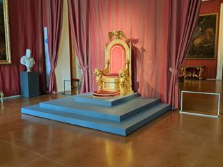 Il trono del Palazzo Reale di Napoli è di origine sabauda: la scoperta dopo il restauro a Venaria