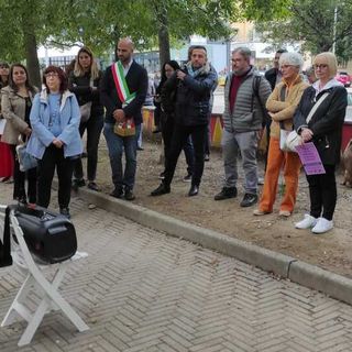 Una panchina rossa a Collegno per non dimenticare le vittime di femminicidio