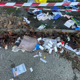 Rifiuti abbandonati, intensificati i controlli della Polizia locale di Collegno Rifiuti abbandonati, intensificati i controlli della Polizia locale di Collegno