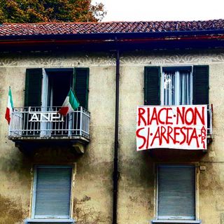 Dall’Anpi di Venaria tessera ad honorem per il sindaco di Riace
