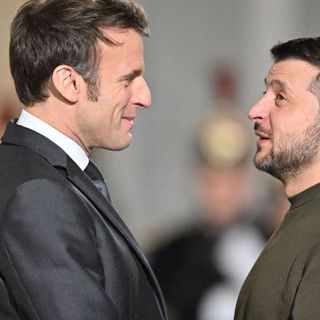 Parigi vuol rischiare un’escalation con Mosca e invia a Kiev missili a lunga gittata