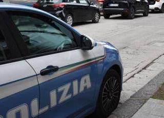 Roma, ancora poliziotti accerchiati al Quarticciolo: 19 persone fermate