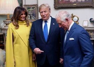 Re Carlo e le lettere personali scritte a mano a Donald Trump