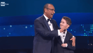 Sanremo 2025, chi è Samuele Parodi il giovane tuttologo. Conti: &quot;Il prossimo conduttore&quot;