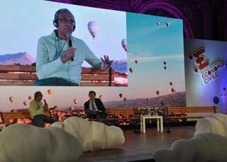 "Povertà e democrazia", la Lectio civilis di Abhijit Banerjee al Festival Nazionale dell’Economia Civile "Povertà e democrazia", la Lectio civilis di Abhijit Banerjee al Festival Nazionale dell’Economia Civile