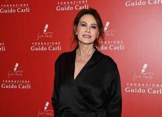 Elena Sofia Ricci: "Io abusata a 12 anni. La separazione? Sono tornata a vivere"