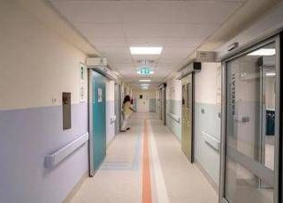 Potenza, 36enne partorisce all'ospedale di Lagonegro e poi muore: aperta un'inchiesta Potenza, 36enne partorisce all'ospedale di Lagonegro e poi muore: aperta un'inchiesta