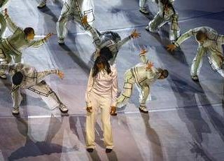 Ghali e la cerimonia di Milano Cortina: "Non c'era pace" Ghali e la cerimonia di Milano Cortina: "Non c'era pace"