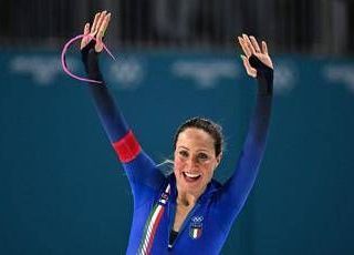 Milano Cortina, primo oro per l'Italia con Francesca Lollobrigida: record olimpico nei 3mila Milano Cortina, primo oro per l'Italia con Francesca Lollobrigida: record olimpico nei 3mila