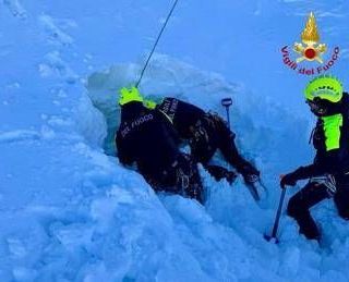 Travolti da valanghe, quattro morti in Trentino e Valtellina Travolti da valanghe, quattro morti in Trentino e Valtellina