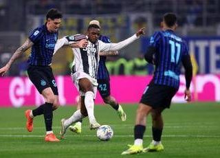 Bastoni nella bufera, l'esultanza dopo il rosso a Kalulu scatena i social Bastoni nella bufera, l'esultanza dopo il rosso a Kalulu scatena i social