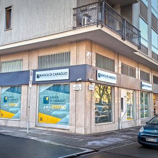 La sede della Banca di Caraglio a Torino in corso Peschiera 265 La sede della Banca di Caraglio a Torino in corso Peschiera 265