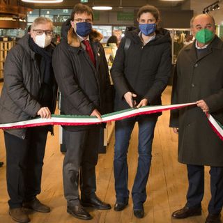 Inaugurato stamattina Green Pea, la nuova casa dei prodotti sostenibili Inaugurato stamattina Green Pea, la nuova casa dei prodotti sostenibili