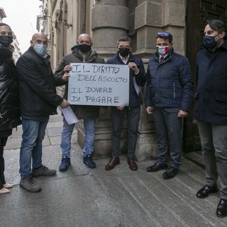 Delegazione di commercianti dell’Alto Canavese davanti a Palazzo Lascaris