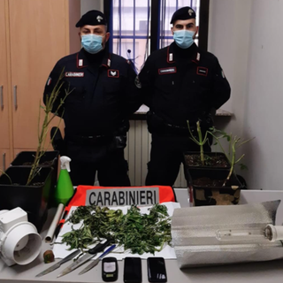 Un ragazzo di 23 anni è stato denunciato dopo aver minacciato i carabinieri