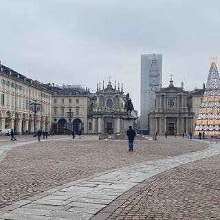 Le vie del centro di Torino semi-deserte a Natale 2020