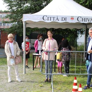 Il sindaco Claudio Castello con Tiziana Siragusa, assessora all'Istruzione e Chiara Casalino, assessora al Bilancio all'apertura dei centri estivi
