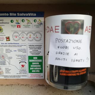 Il defibrillatore danneggiato