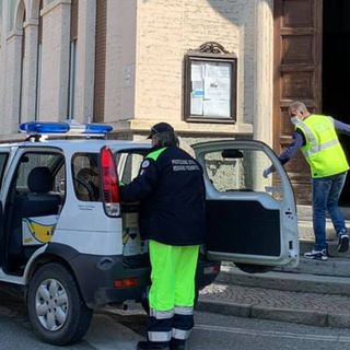 Pacchi alimentari a Rondissone: "Evitiamo di far uscire i cittadini"