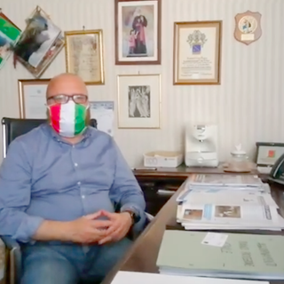 Beppe Pezzetto con la mascherina tricolore