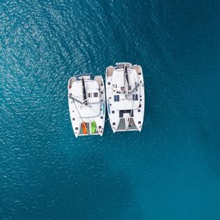 Navigare nel futuro: la rivoluzione sostenibile di Luxury Sailing nel mondo delle crociere in catamarano