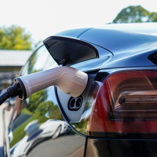 Come scegliere un'auto elettrica: guida completa