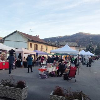 Un concerto per la scuola e il raduno dei Taboj ai mercatini di Natale di Lusernetta