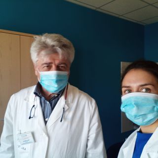 Il dottor Marco Rolando durante il lockdown della scorsa primavera