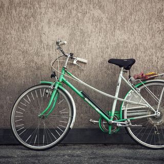 Bici usate per aiutare i bambini marocchini a proteggersi dalle aggressioni