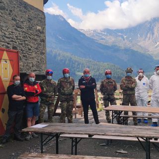 Gli alpini di stanza a Pinerolo hanno sanificato rifugi in Alta Val Pellice (FOTO)