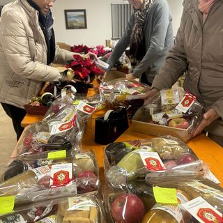 Al lavoro per i pacchetti di Made in Bricherasio