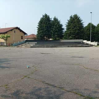 La scalinata di piazza Giretti a Bricherasio