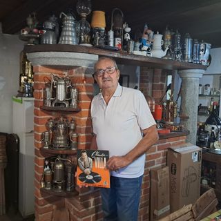 Elvio Castagno tra le sue collezioni