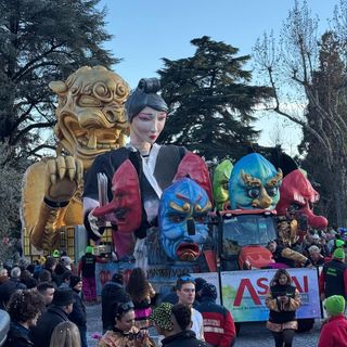 Il carro dei Desbela di Scalenghe, dedicato agli Hikikomori