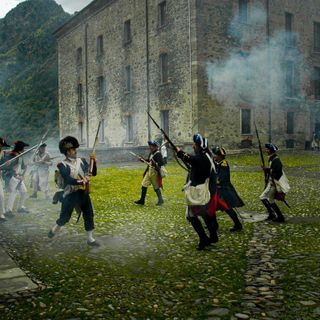 Un momento di battaglia di una vecchia rievocazione