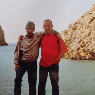 ‘Hombre’, a sinistra, con l’amico Giovanni Pisanu