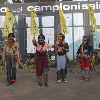 ‘Il campione e la zanzara’ di Faber Theater