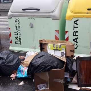 Luserna San Giovanni controlla nei sacchi dell’immondizia abbandonati: tre multati