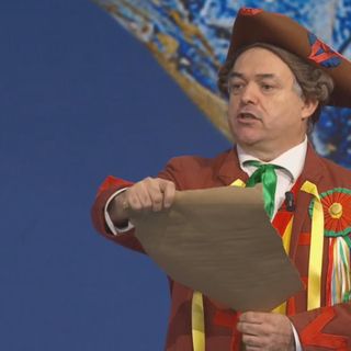Arriva da Pinerolo il Gianduja che fa gli auguri alla Littizzetto