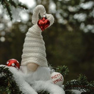 Babbo Natale, ed elfi, in passerella per Mercatino di Torre Pellice