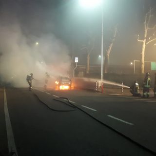Tre auto sono state date alle fiamme nella notte a None