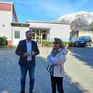 Jacopo Suppo con la sindaca Nadia Brunetto