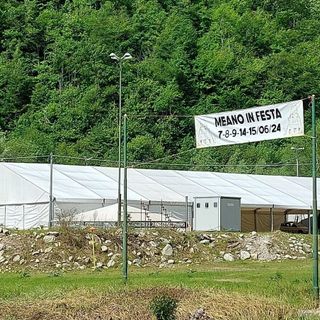 Il capannone della festa, dove si sono introdotti i ladri